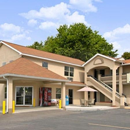 Days Inn By Wyndham Fairmont Exterior foto