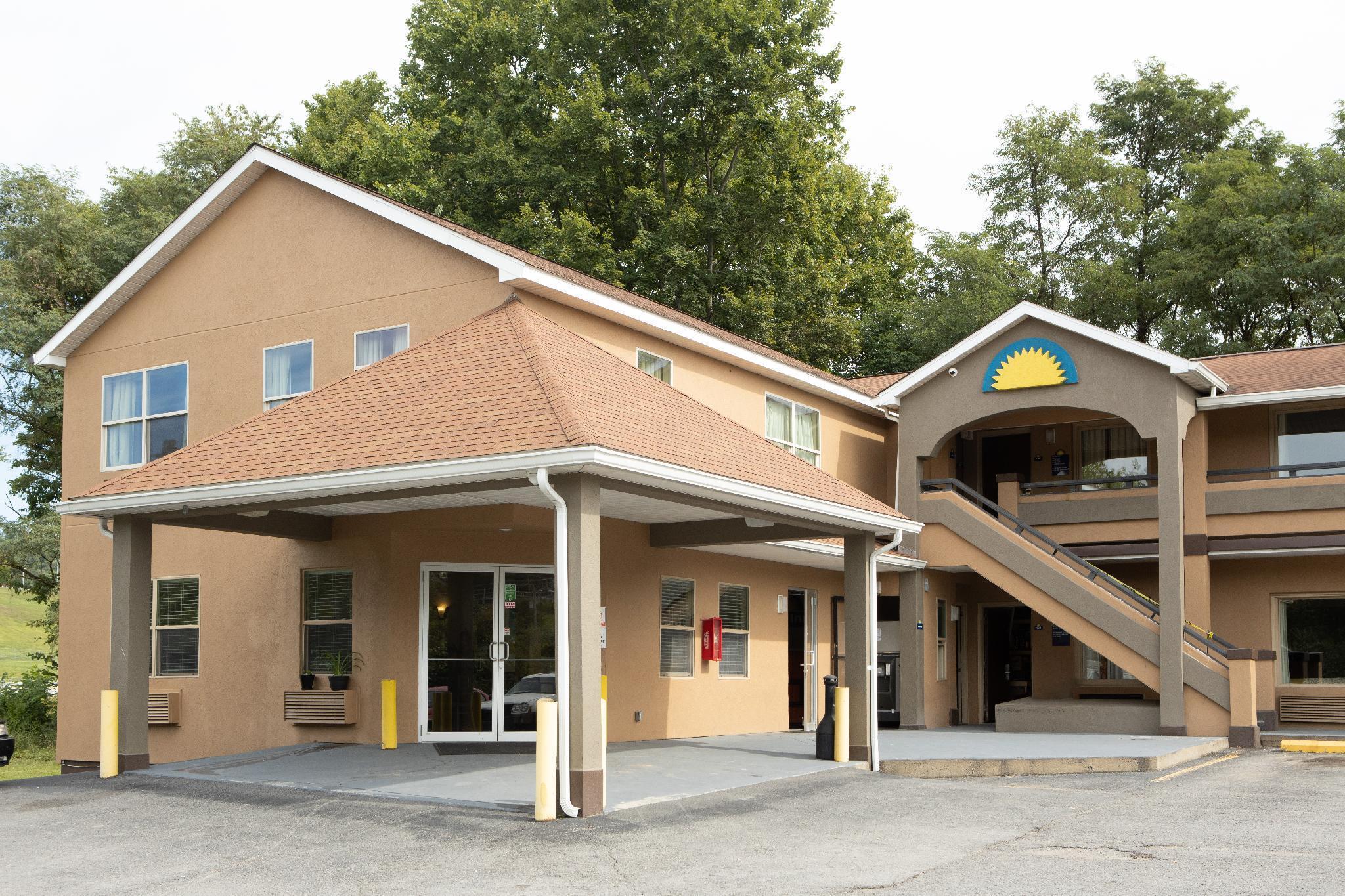 Days Inn By Wyndham Fairmont Exterior foto