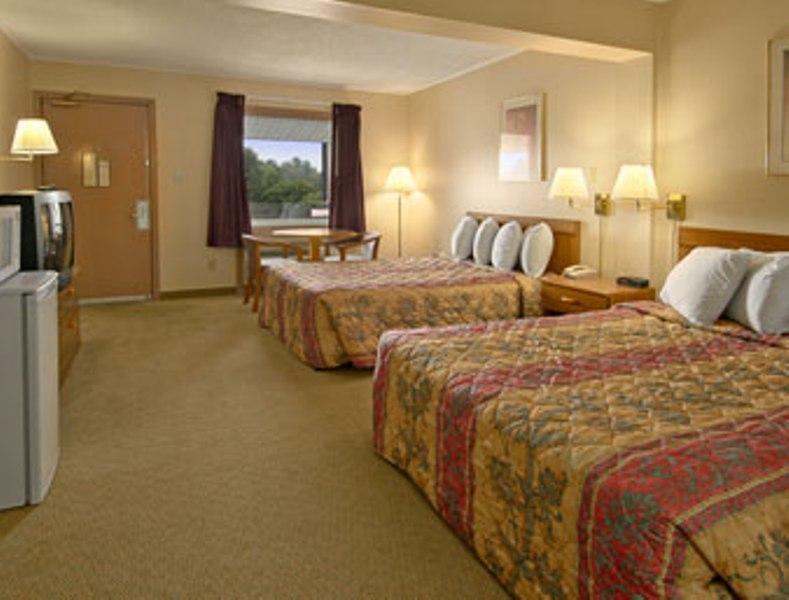 Days Inn By Wyndham Fairmont Habitación foto